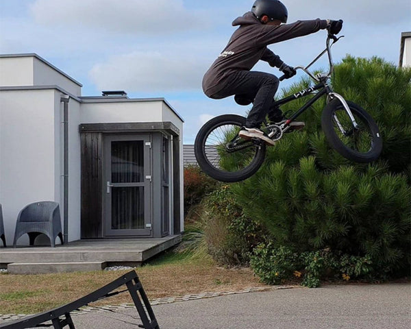 Jumpack Portable Bike Ramp | Portable Skate Ramp | Kicker Ramp ...